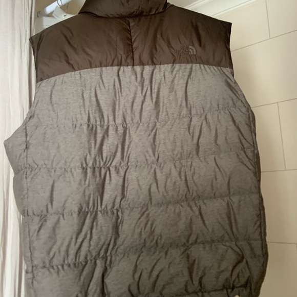 North Face down vest. 700 New condition - Picture 3 of 7